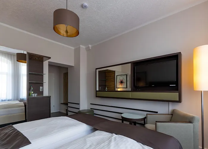 Hotel Garni  Am Domplatz 3*